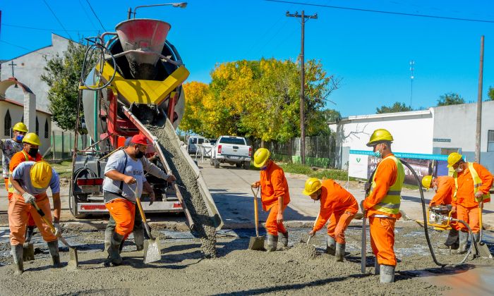 Florencio Varela: Nuevas tareas de pavimentación en el barrio Luján